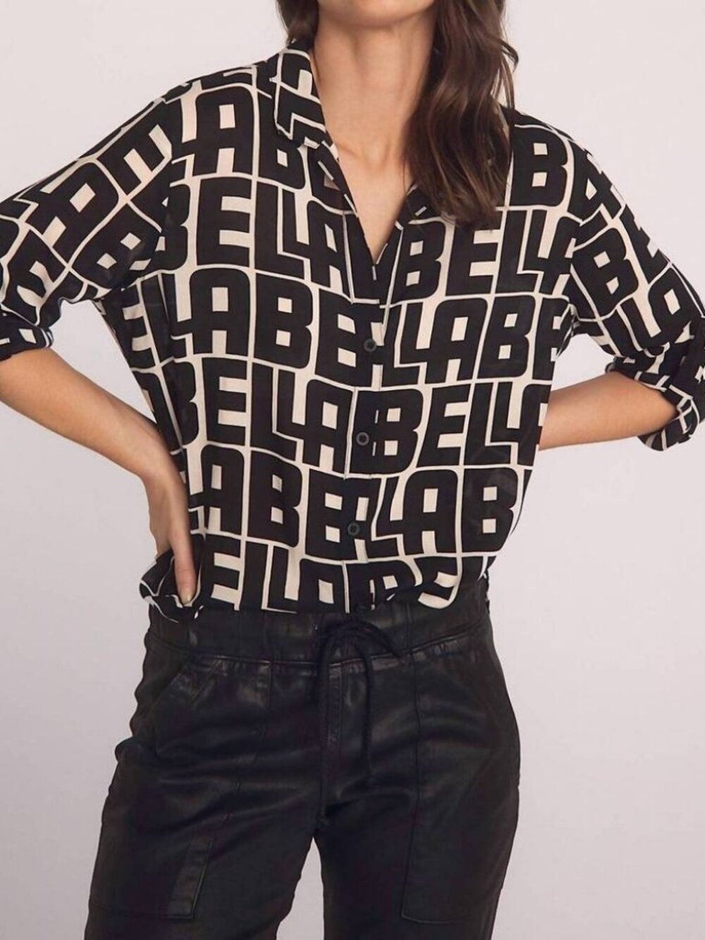 NWT Women Bella Dahl Black White (Item-18) Logo Graphic Capri Button Shirt Top L